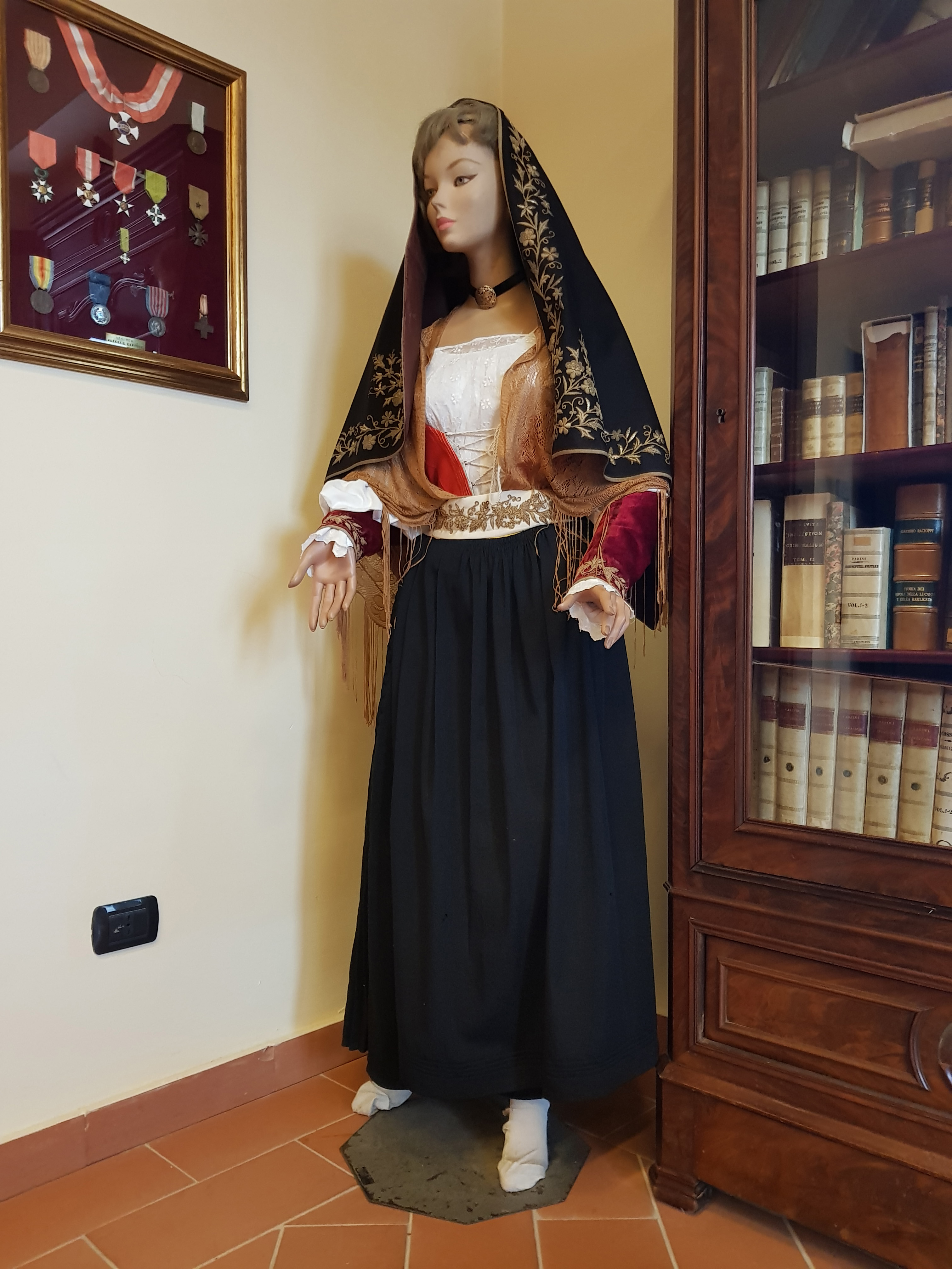 Costume Tradizionale Donna Moliternese